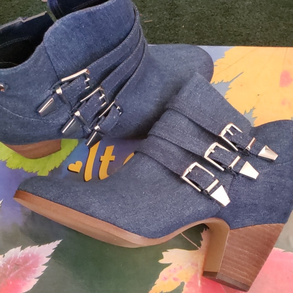 Ankle boots